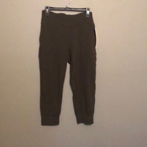 Size 8 olive lululemon